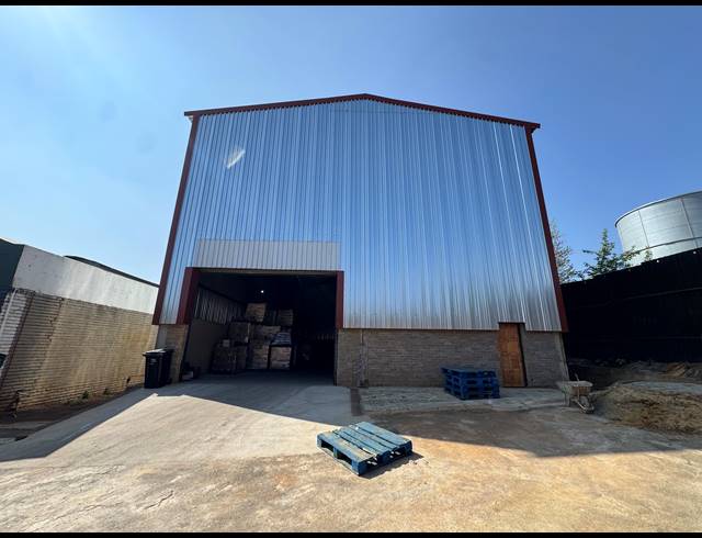 420M² WAREHOUSE TO LET IN INDUSTRIA WEST